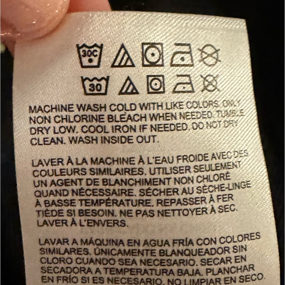 New balance field day crew fleece dress size-Medium
Never worn but tags removed - Picture 7 of 7